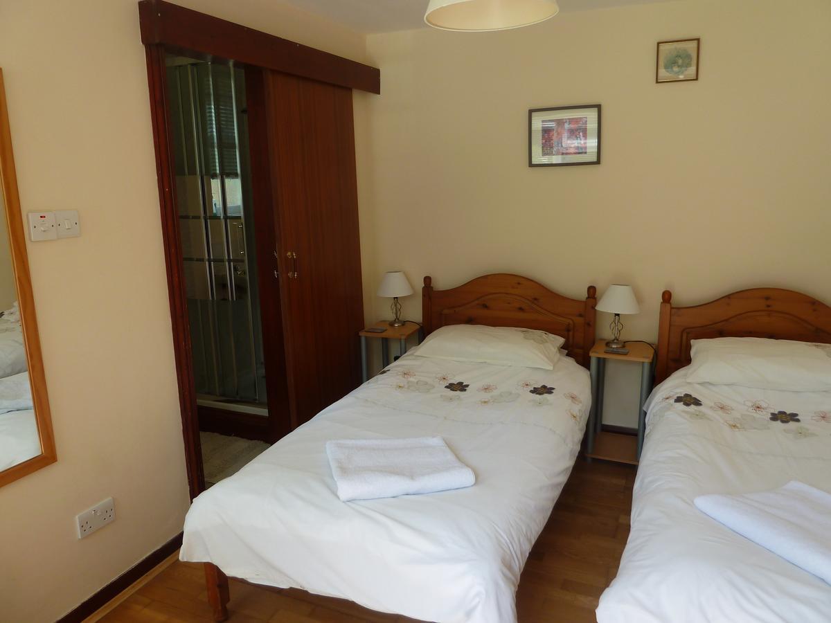 Hillside Self Catering Bed & Breakfast Salisbury Exterior photo