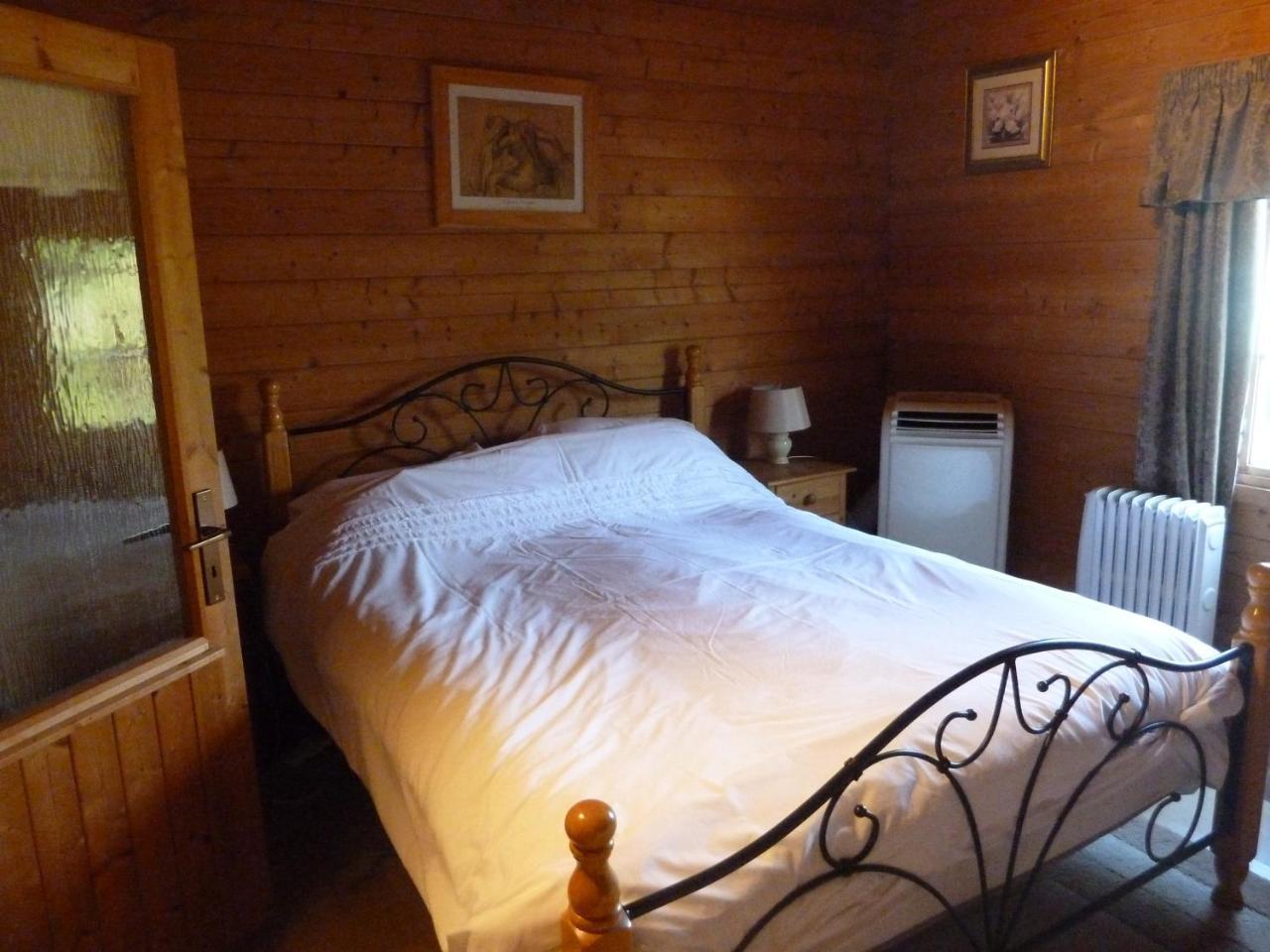 Hillside Self Catering Bed & Breakfast Salisbury Exterior photo