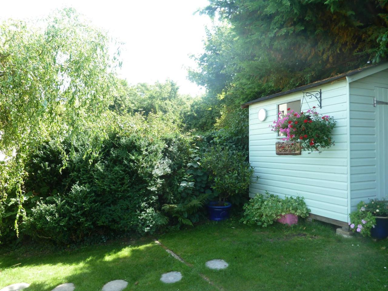 Hillside Self Catering Bed & Breakfast Salisbury Exterior photo