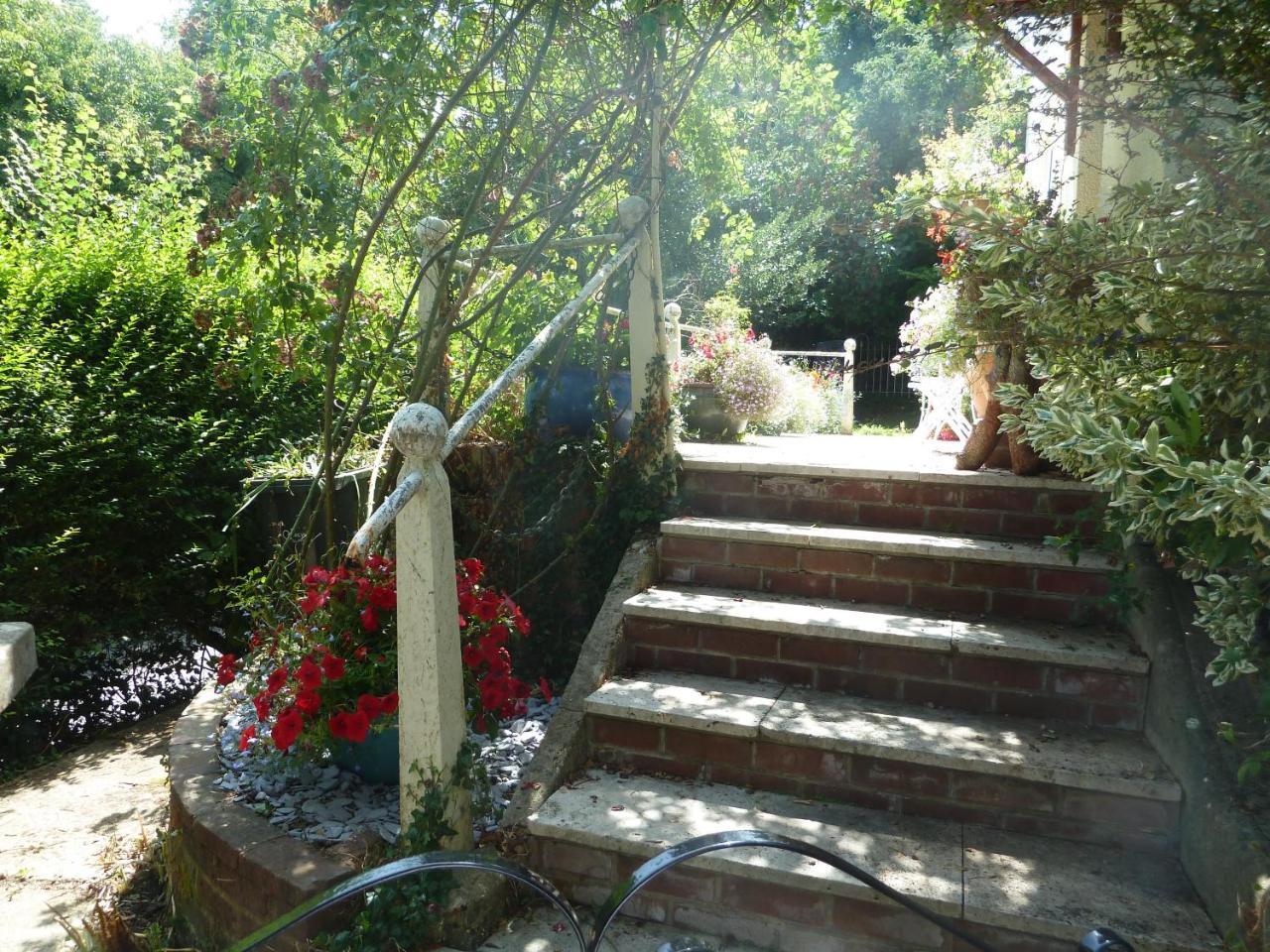 Hillside Self Catering Bed & Breakfast Salisbury Exterior photo