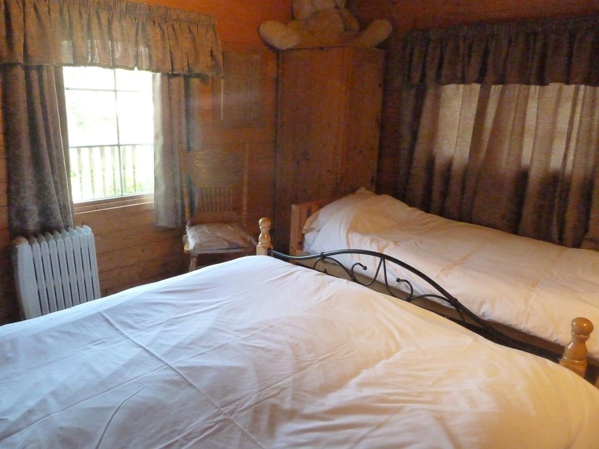 Hillside Self Catering Bed & Breakfast Salisbury Exterior photo