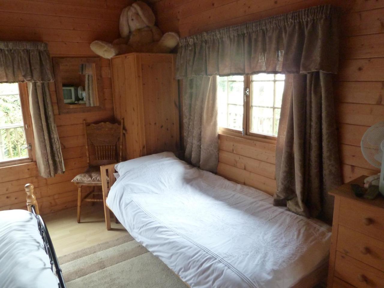 Hillside Self Catering Bed & Breakfast Salisbury Exterior photo