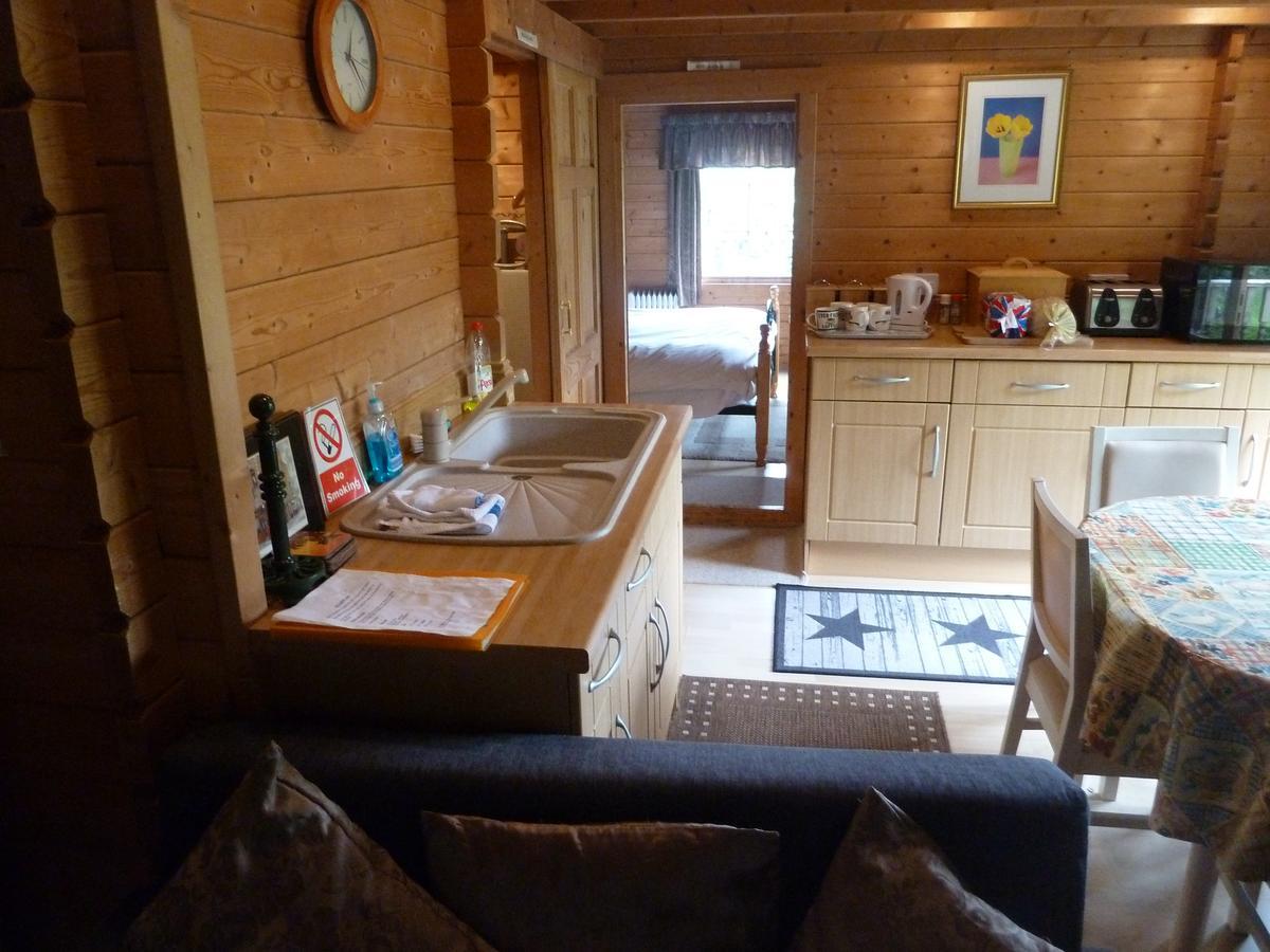 Hillside Self Catering Bed & Breakfast Salisbury Exterior photo